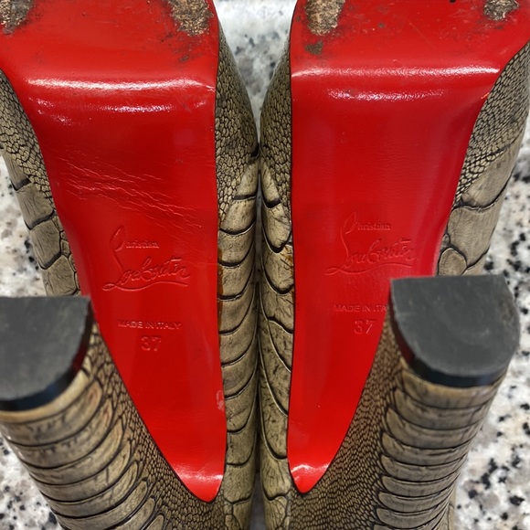 ❌SOLD❌ Authentic Christian Louboutin Python heels - Picture 7 of 10